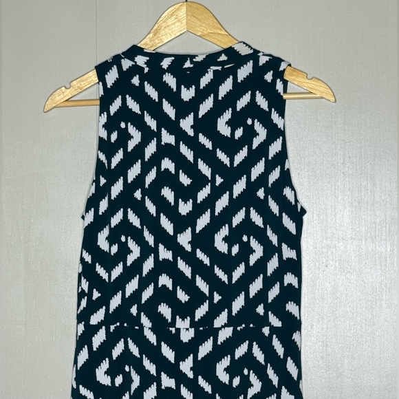 WHBM Twist Front Midi Dress Black White Print Stretch Lined Size 8 - Picture 6 of 10
